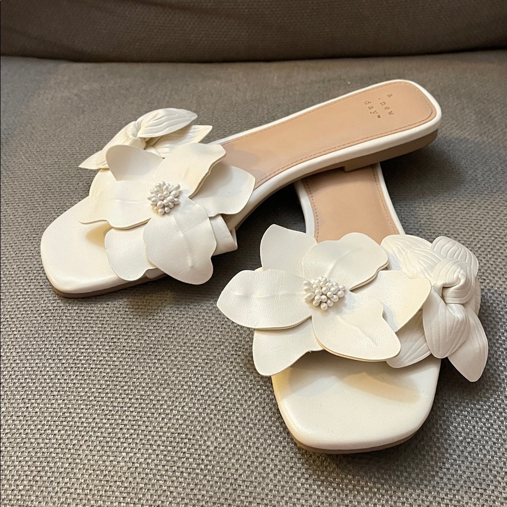 A New Day Women's White Floral Slide Sandals - Picture 2 of 5